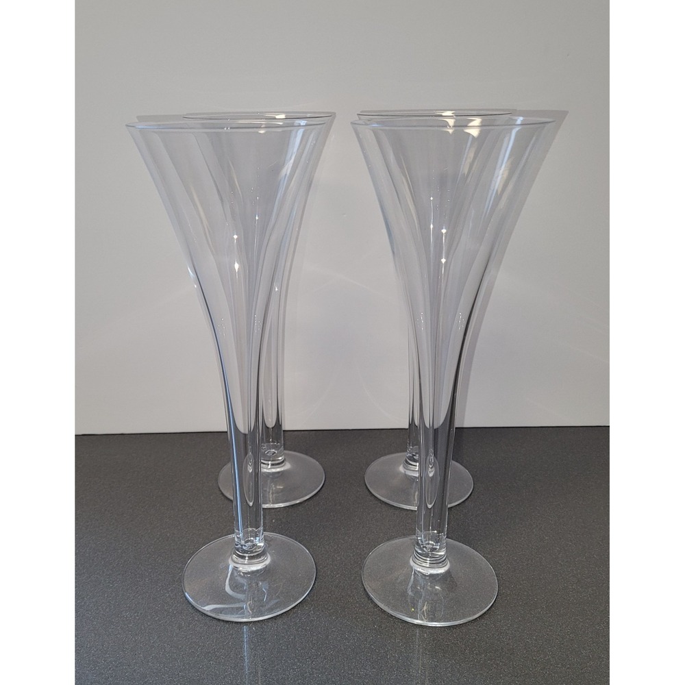 Set of 4 Beautiful Champagne Flute Glasses Long Stem